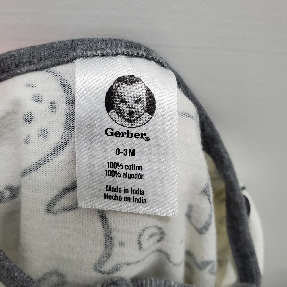 Gerber Baby White Polar Bear Print Long Sleeve Footie Pajama Playsuit Size 0-3M‎ - Picture 2 of 4